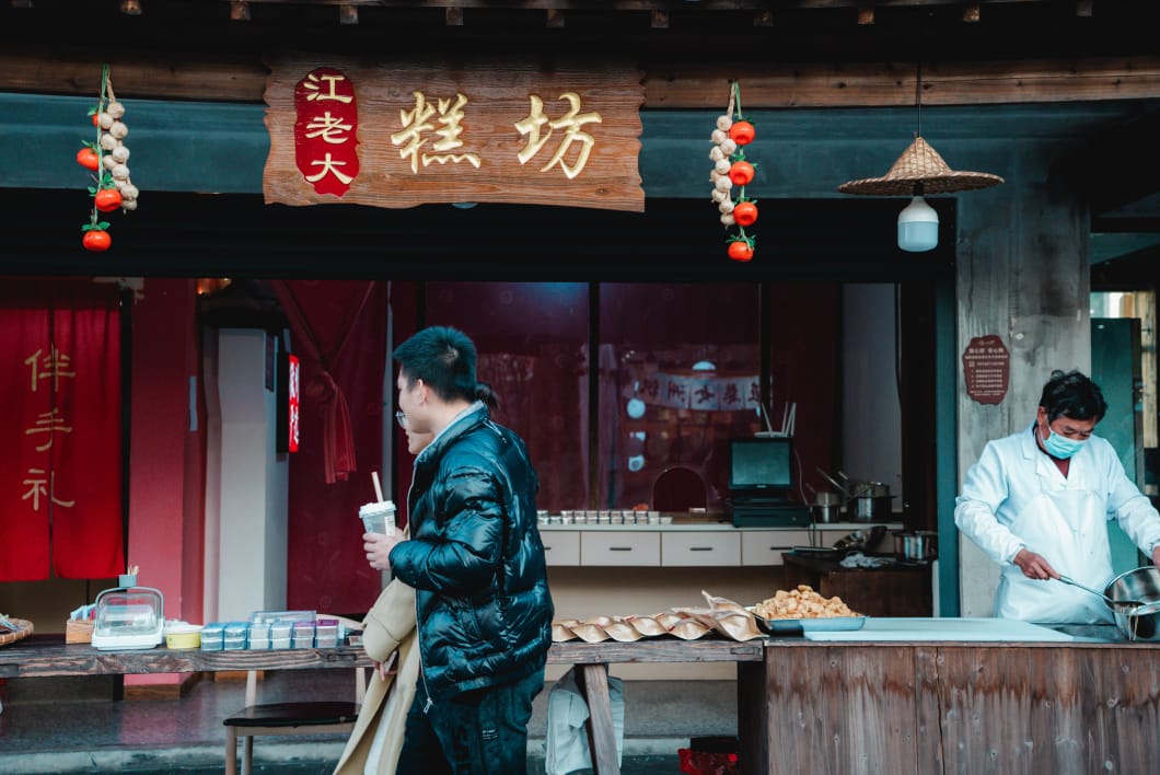 China’s Luxury Recovery Loses Momentum as Fragile Consumer Demand Raises Fresh Growth Concerns