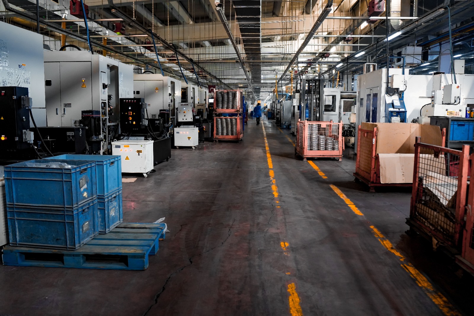 China Suspends New Battery-Storage Factory Approvals as Energy Manufacturing Enters Capacity Reset