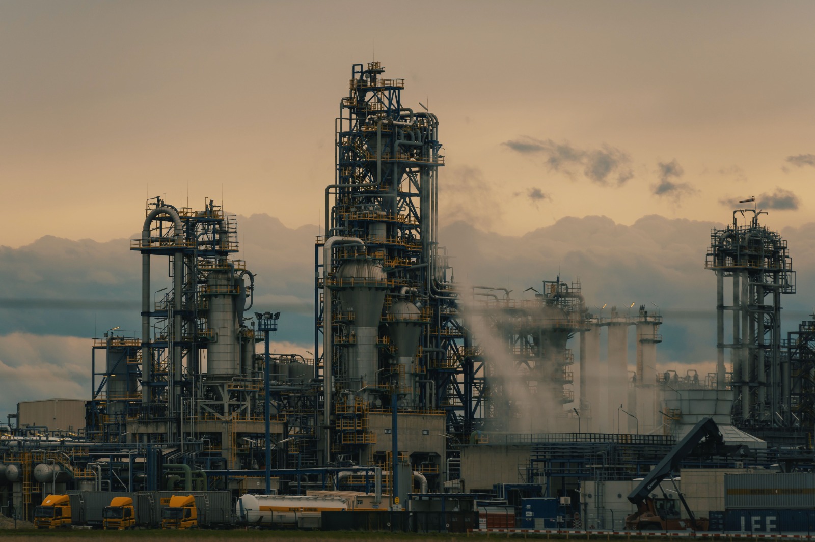 Gulf Energy Attacks Push Oil Towards $100, Testing the World’s Capacity to Absorb a New Supply Shock