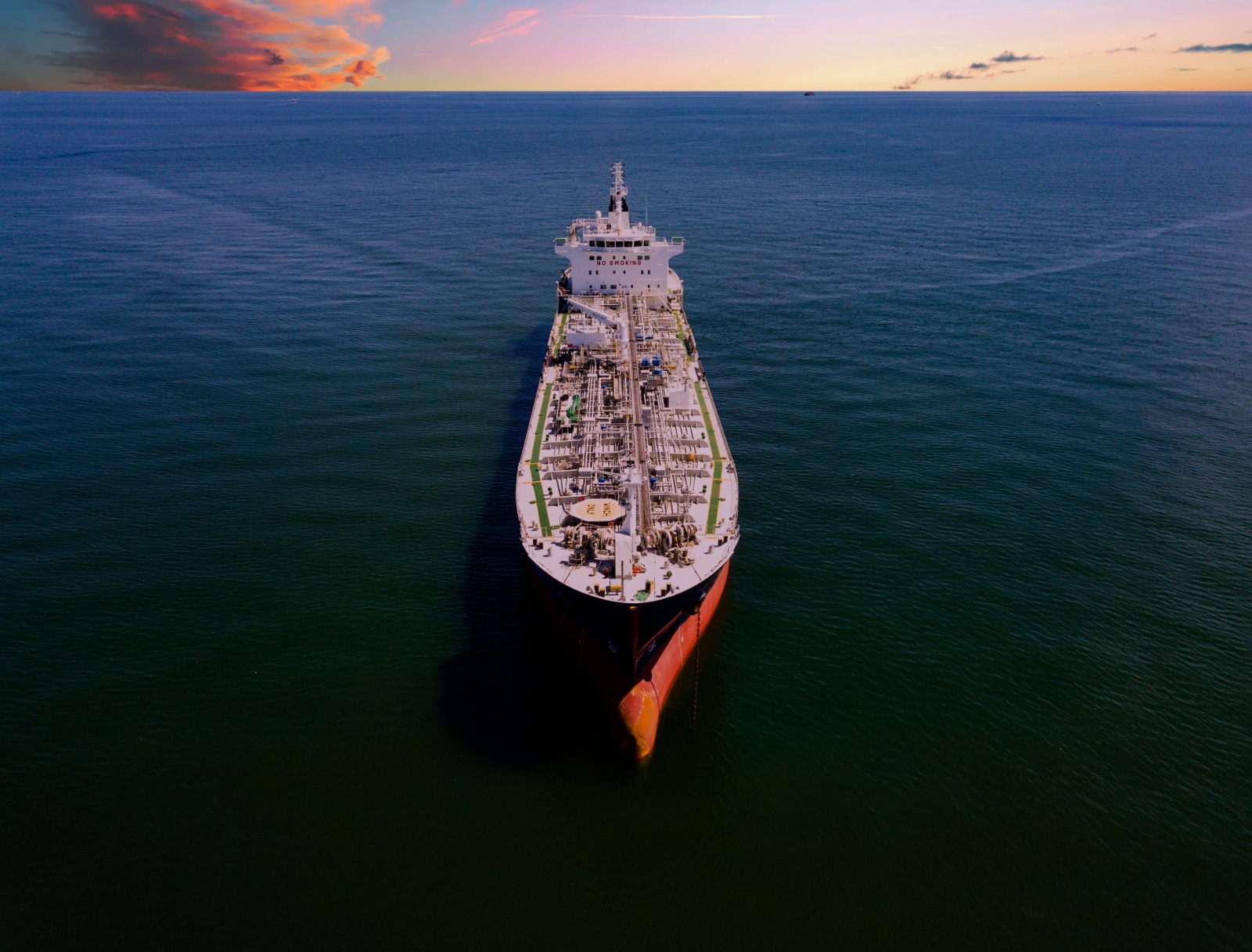 Saudi Arabia Reroutes Crude Exports as Pipeline Disruptions Deepen Pressure on Global Fuel Markets