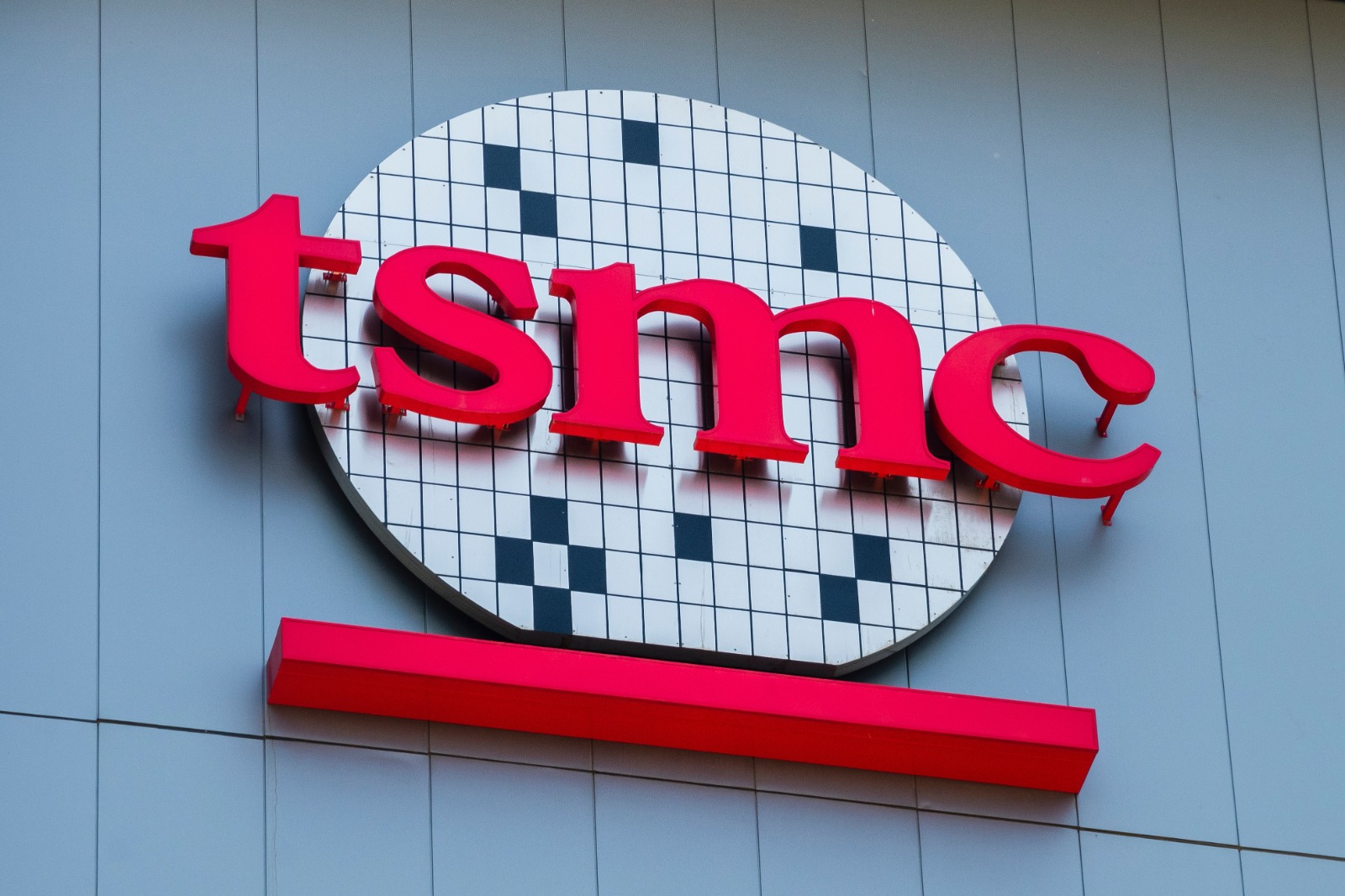 TSMC Posts Record Quarterly Profit as Surging AI Chip Demand Lifts Earnings 69%
