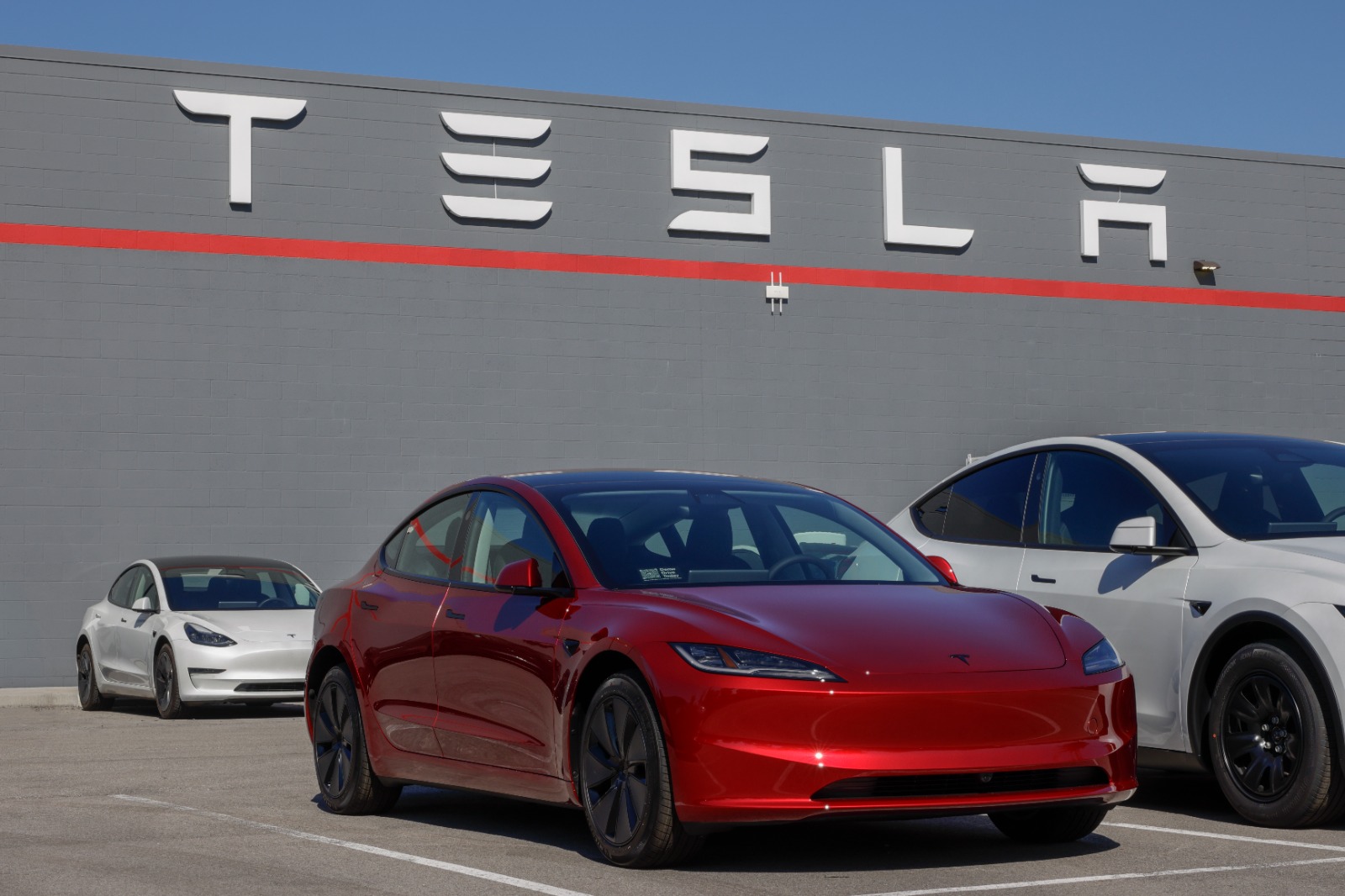 Tesla’s Reduced Capital Spending Forecast Puts AI and Robotics Expansion Plans Under Investor Scrutiny