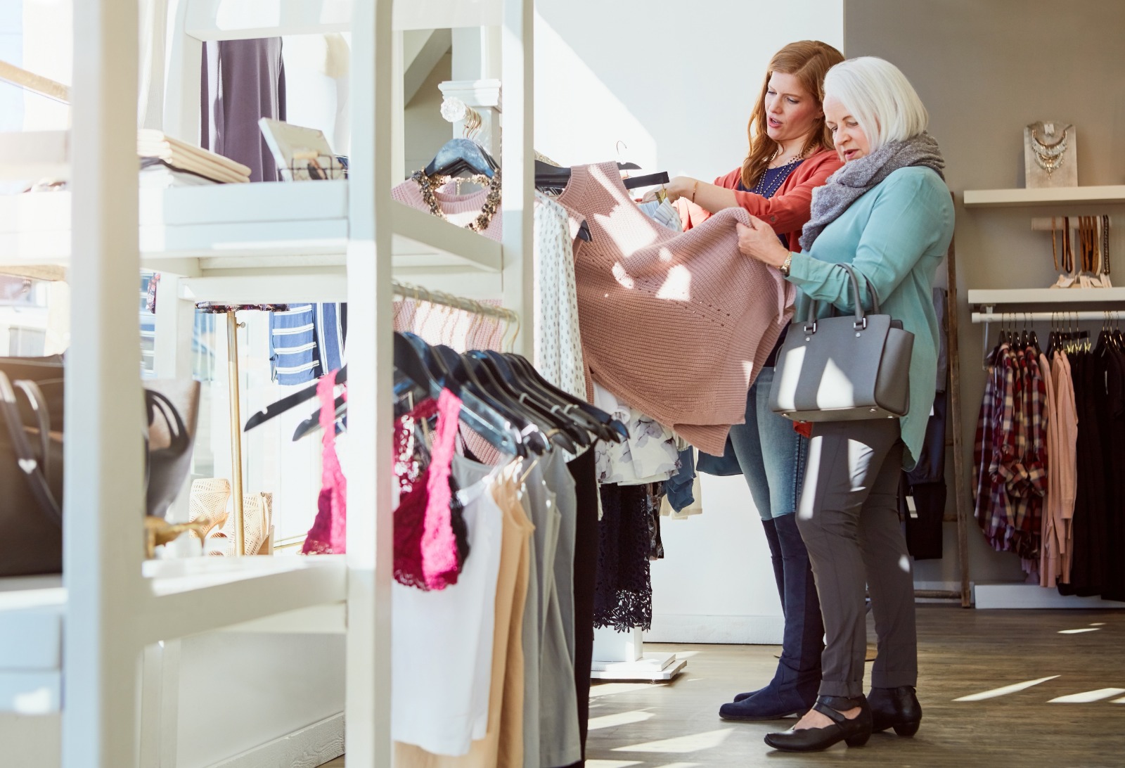 UK Retail Sales Fall More Than Expected as Warm Autumn Weather Weakens Clothing Demand and Consumer Confidence Slips
