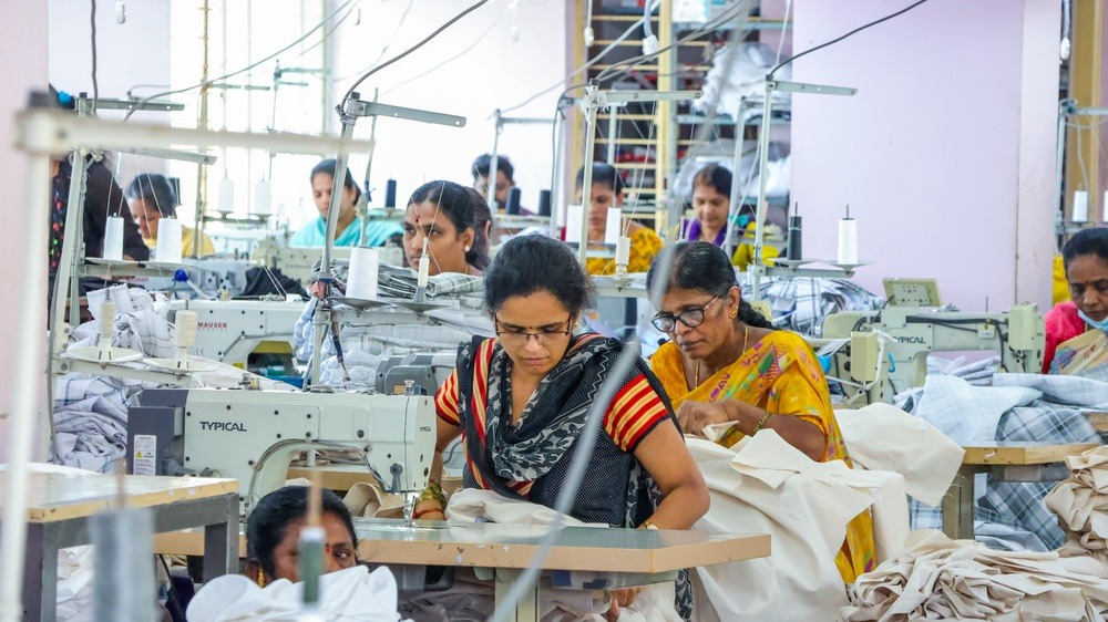 India’s Business Activity Hits Four-Month High in October as Stronger Demand Fails to Translate into Significant Hiring Growth