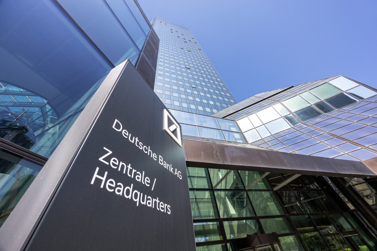 Deutsche Bank Lifts Full-Year Revenue Guidance After Third-Quarter Profit Exceeds Market Expectations